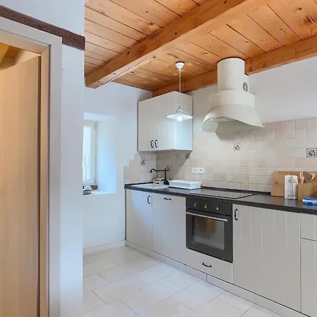 Octingenti Ferienhaus Veligolji