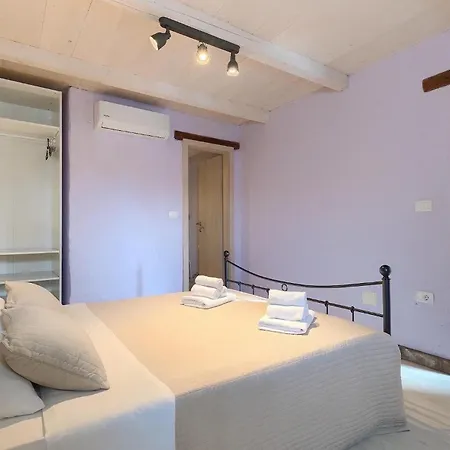 Octingenti *