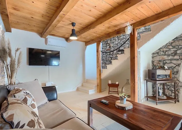 Octingenti Feriehus Veligolji