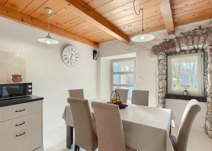 Octingenti Feriehus Veligolji